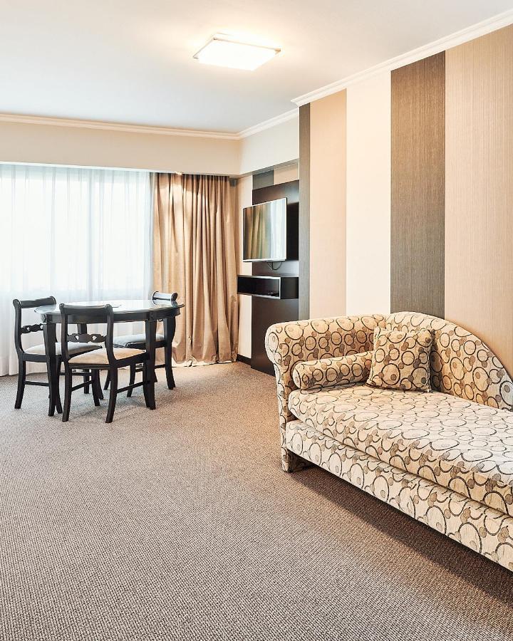 Plaza Real Suites Hotel Rosario Bagian luar foto