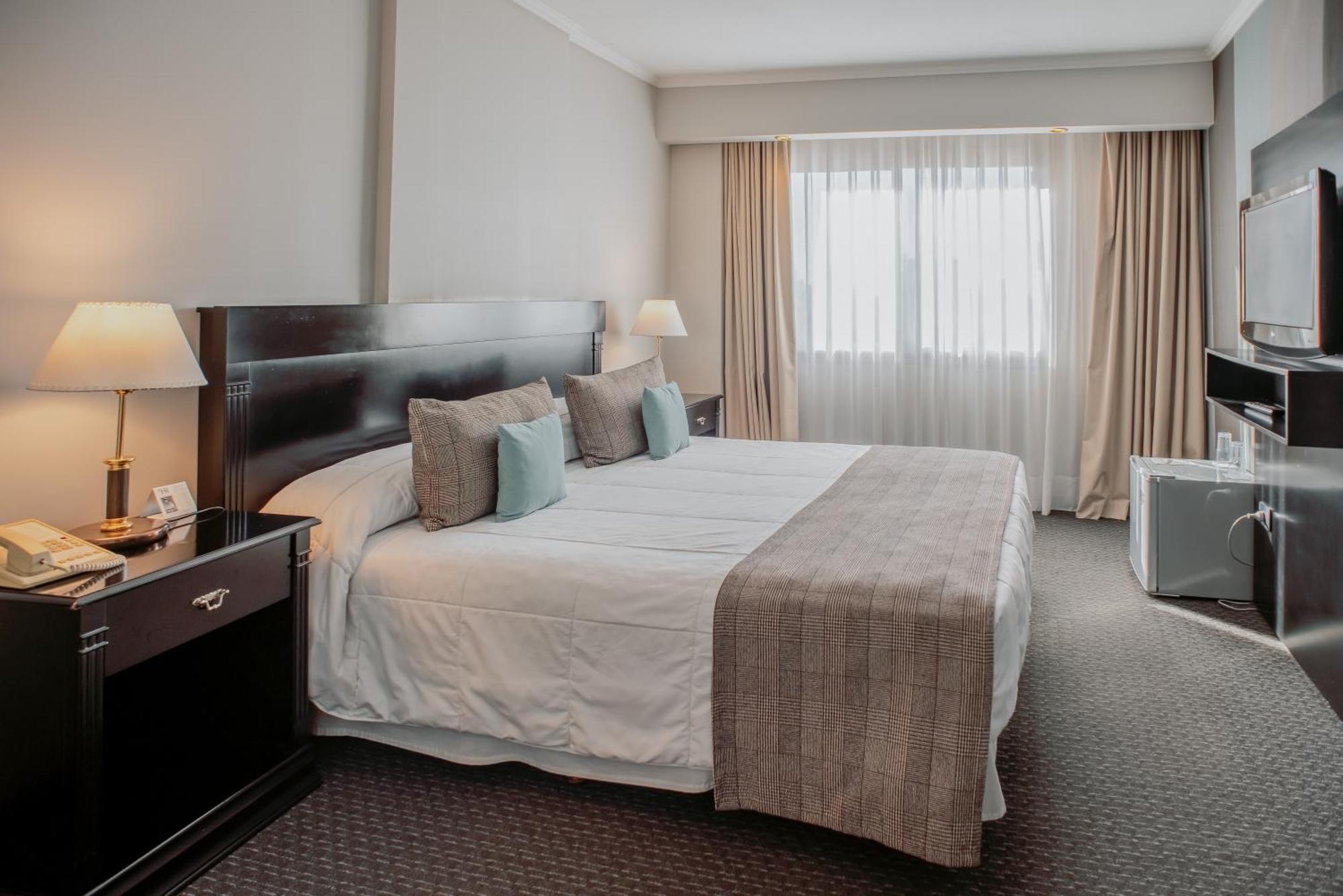 Plaza Real Suites Hotel Rosario Bagian luar foto