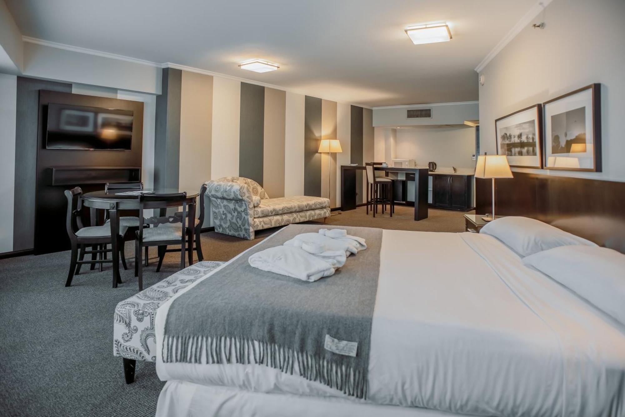 Plaza Real Suites Hotel Rosario Bagian luar foto